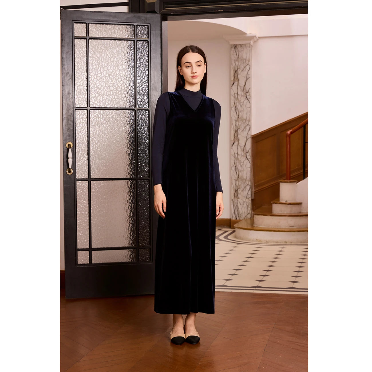 Elegant Velvet V-Neck Maxi Dress – Long Sleeve Modest Fit